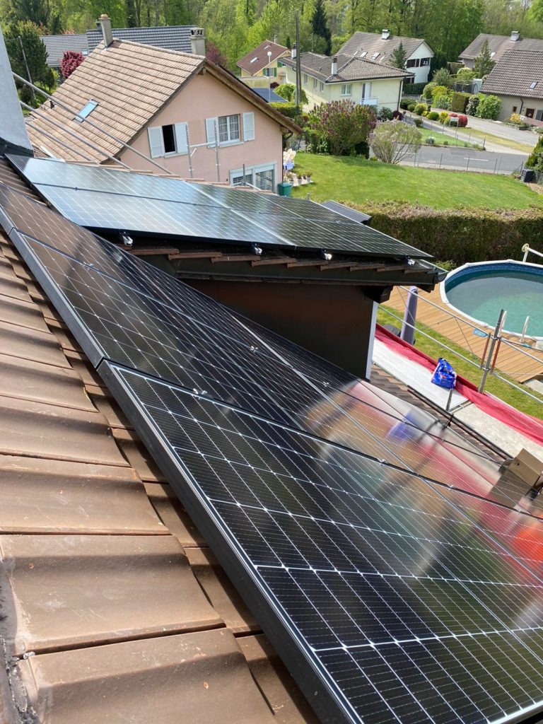 Installation de 20 panneaux photovoltaïques